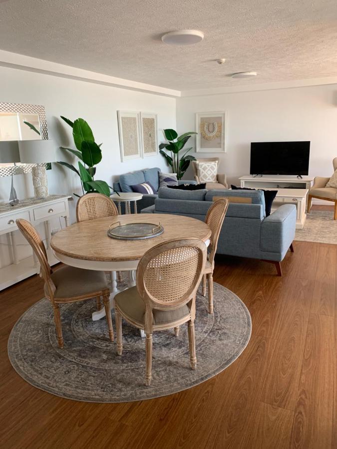 Pacific Regis Beachfront Holiday Apartments Gold Coast Kültér fotó