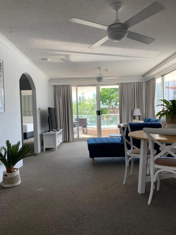 Pacific Regis Beachfront Holiday Apartments Gold Coast Kültér fotó