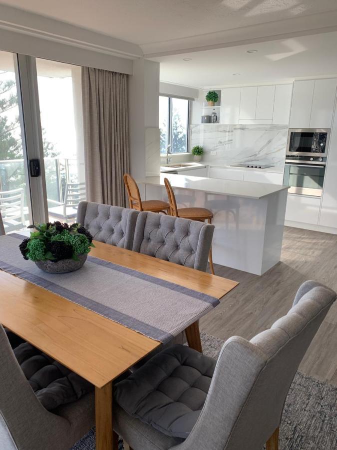 Pacific Regis Beachfront Holiday Apartments Gold Coast Kültér fotó