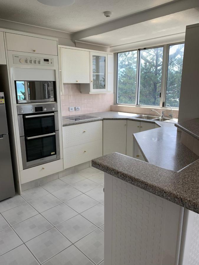 Pacific Regis Beachfront Holiday Apartments Gold Coast Kültér fotó