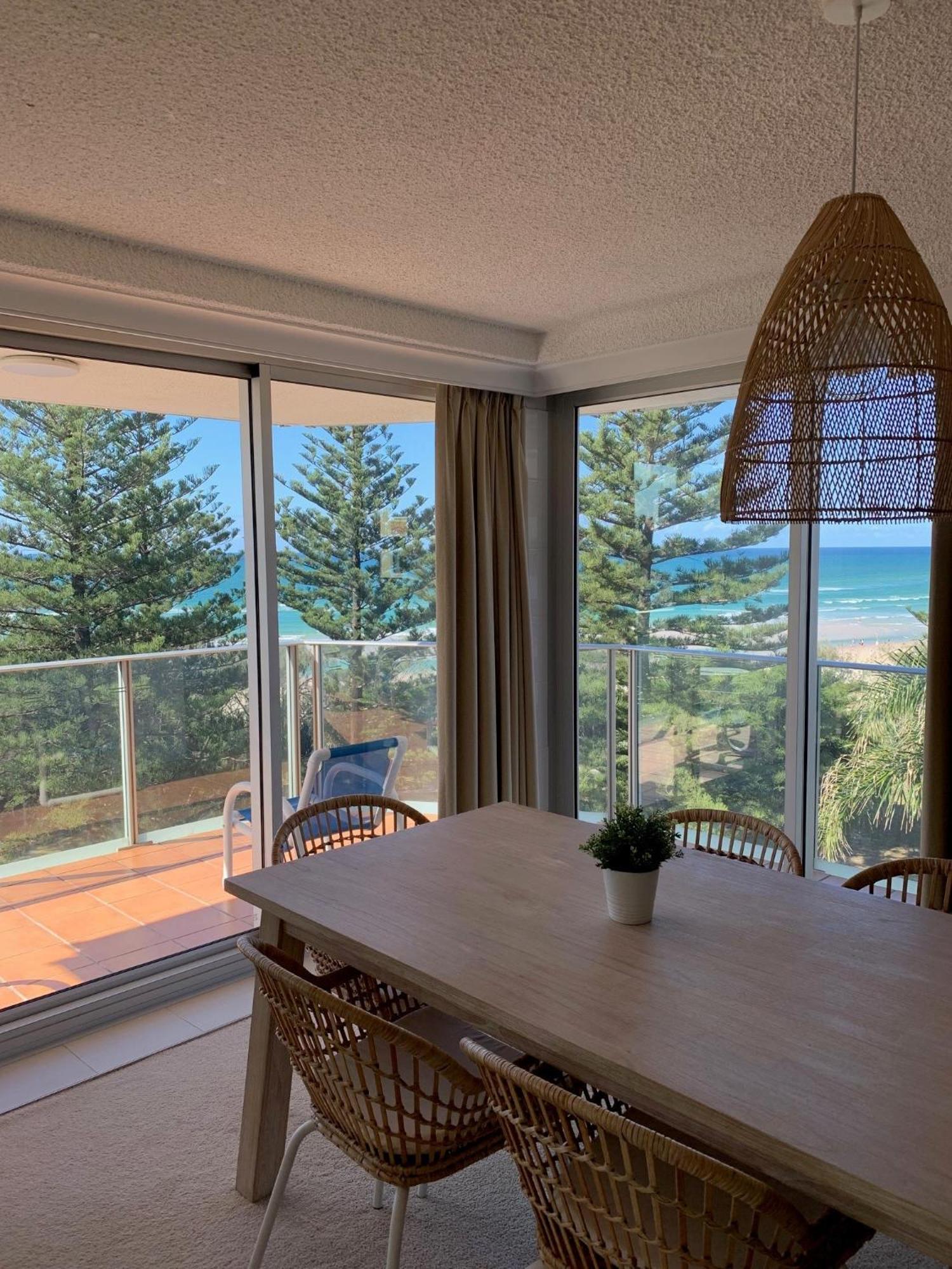 Pacific Regis Beachfront Holiday Apartments Gold Coast Kültér fotó