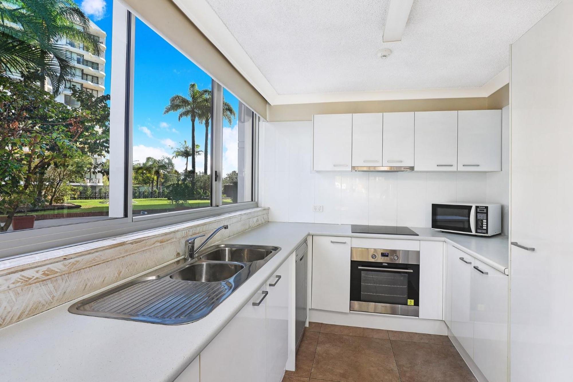 Pacific Regis Beachfront Holiday Apartments Gold Coast Kültér fotó