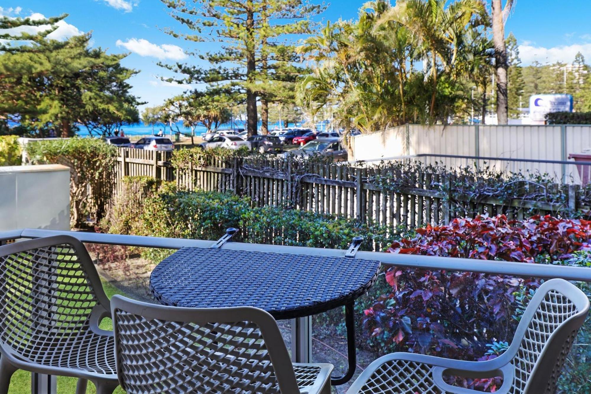 Pacific Regis Beachfront Holiday Apartments Gold Coast Kültér fotó