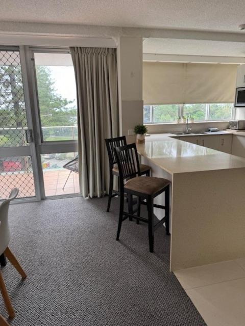 Pacific Regis Beachfront Holiday Apartments Gold Coast Kültér fotó