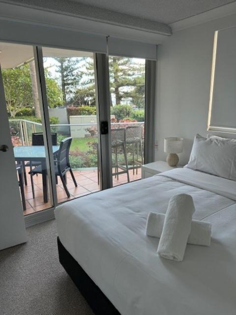Pacific Regis Beachfront Holiday Apartments Gold Coast Kültér fotó